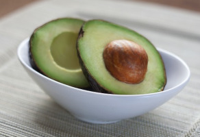 Avocado für gute Herzgesundheit und blutdrucksenkend